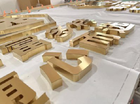 唐河拉丝不锈钢字的特点。