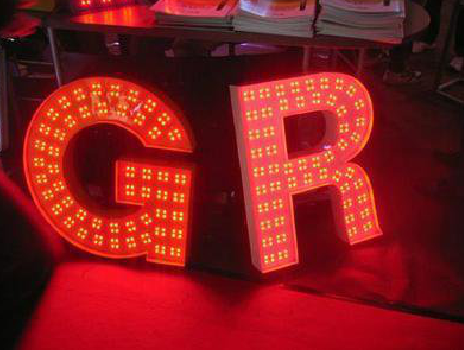 唐河LED发光字常见的安装误区。